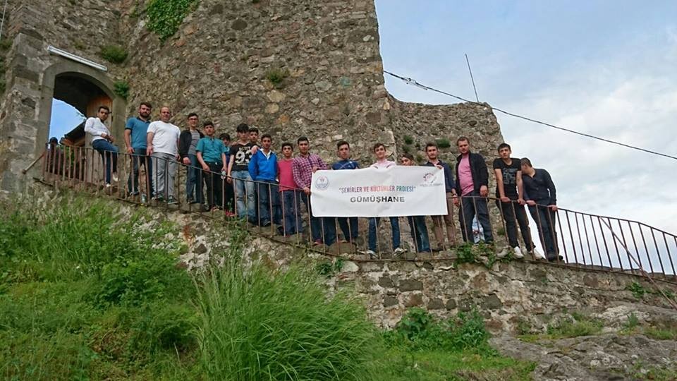 Gümüşhane'de 520 genç çevre illeri gezdi 5