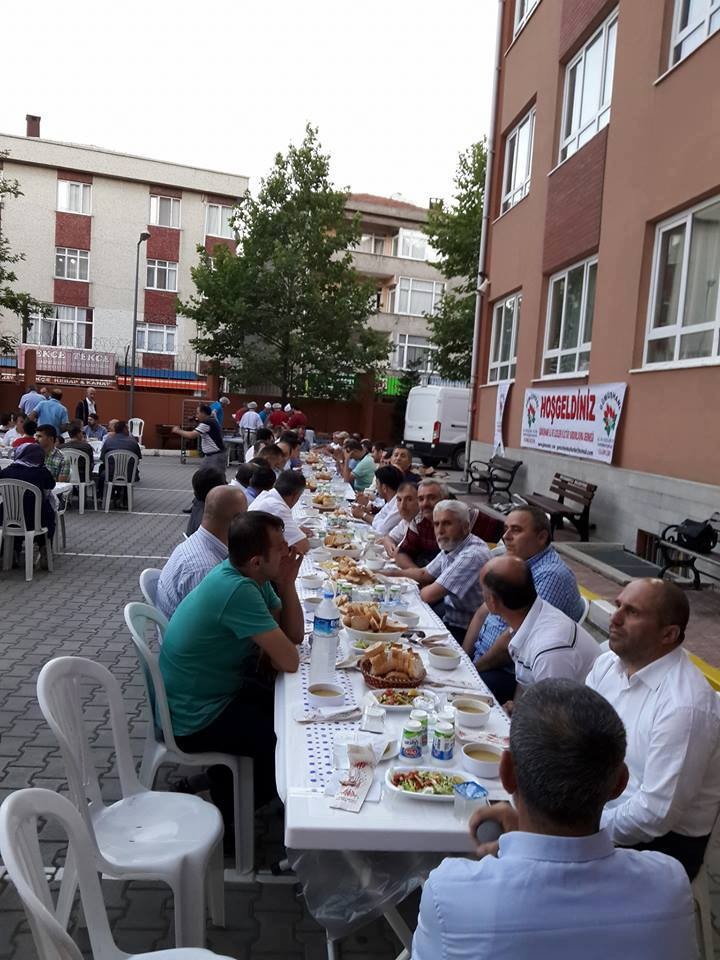 Sultanbeyli’de iftar programı 9