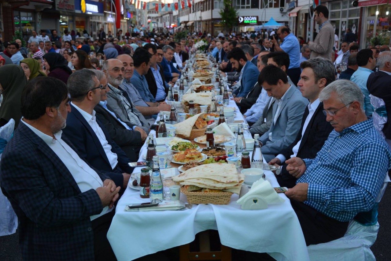 Kelkit’te binlerce kişi gönül sofrasında buluştu 5