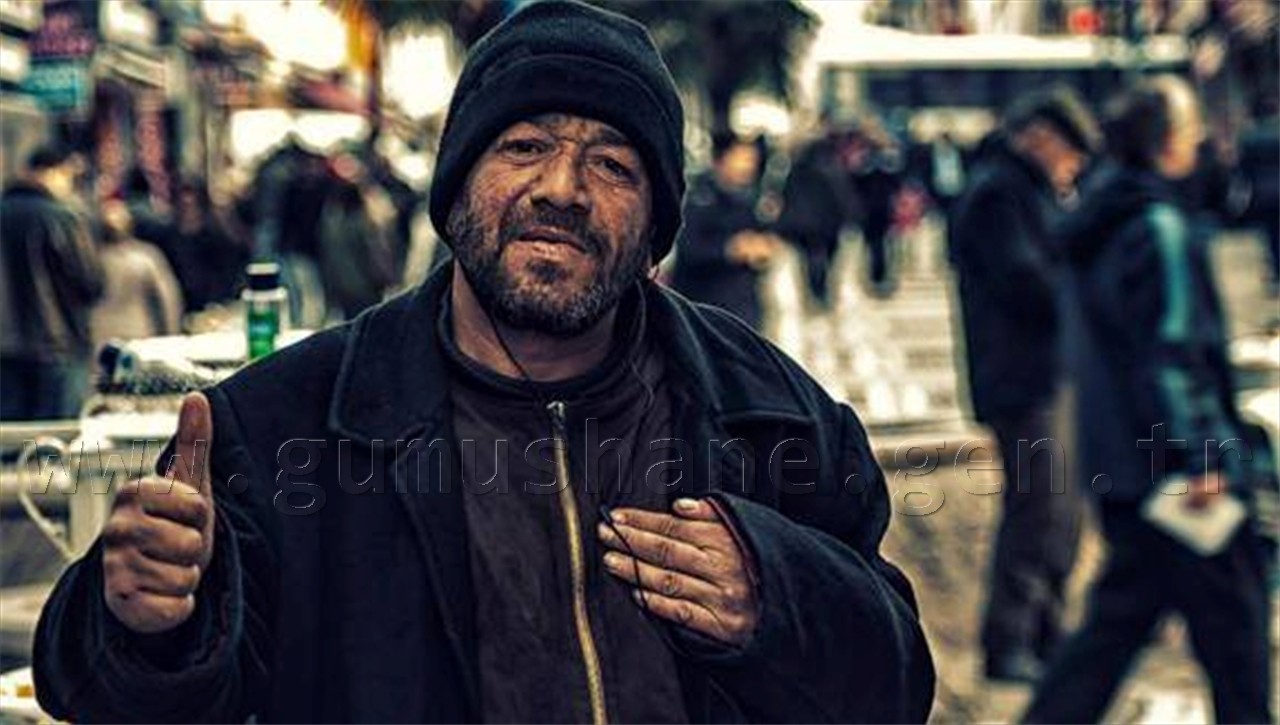 Tribünde kalp krizi geçirdi 1