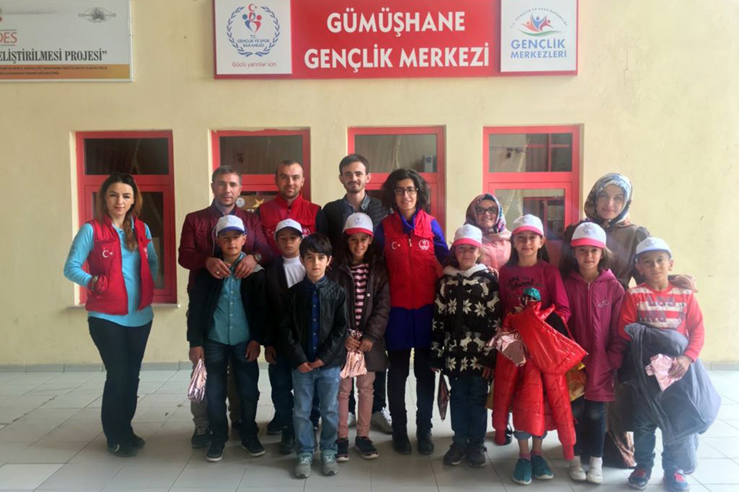 Yuvacık Köyü ‘Merkezim Her Yerde’ projesi ile Gümüşhane Gençlik Merkezinde 2