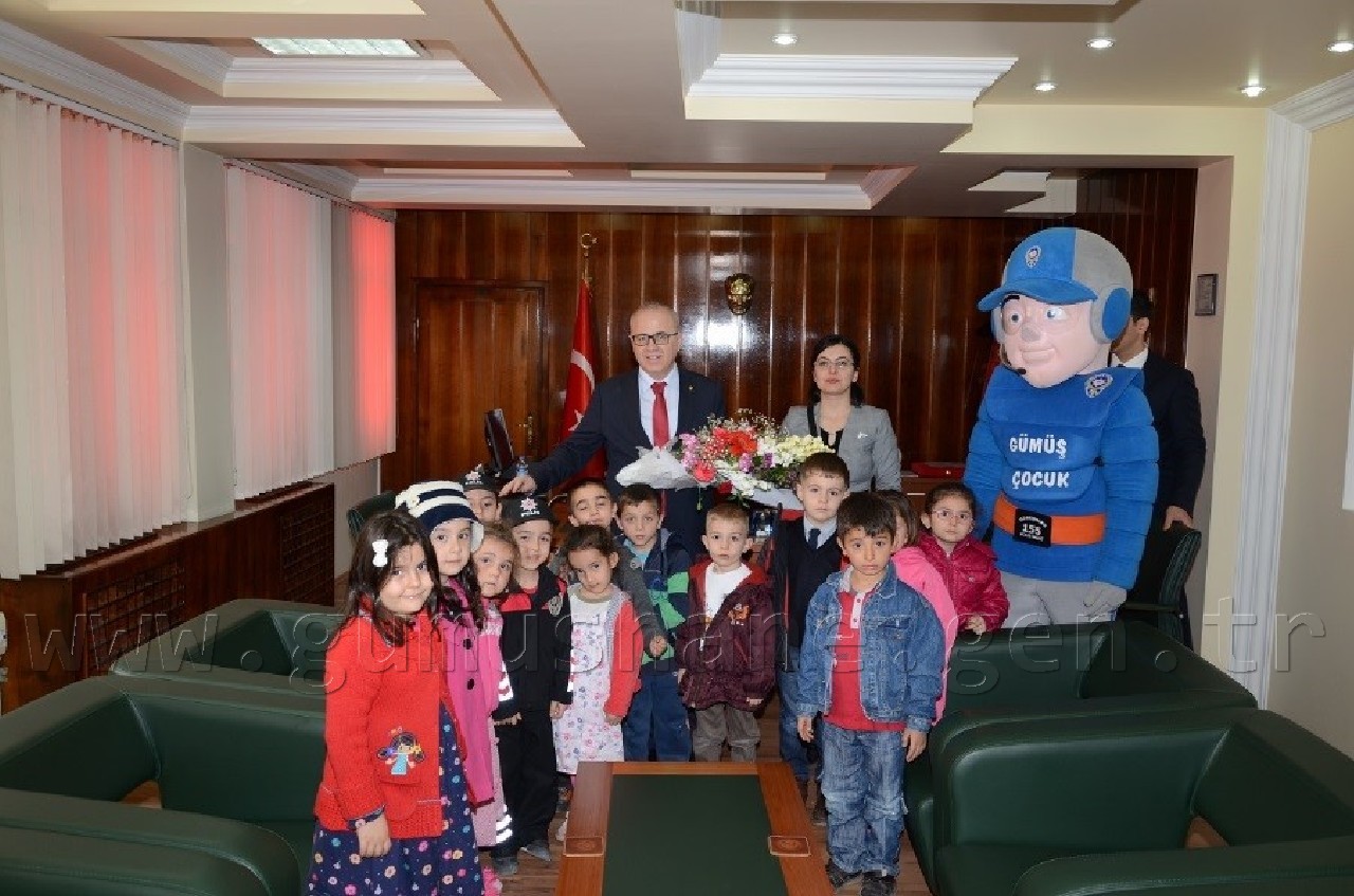 Minik Öğrencilerden İl Emniyet Müdürüne 10 Nisan Ziyareti 13