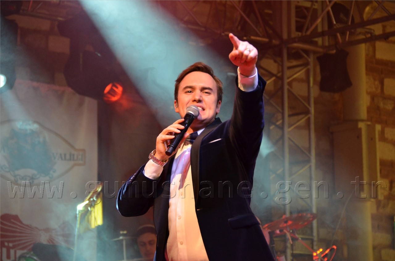 Feshane Tanıtım Günlerinde Mustafa Ceceli Sahne Aldı 3