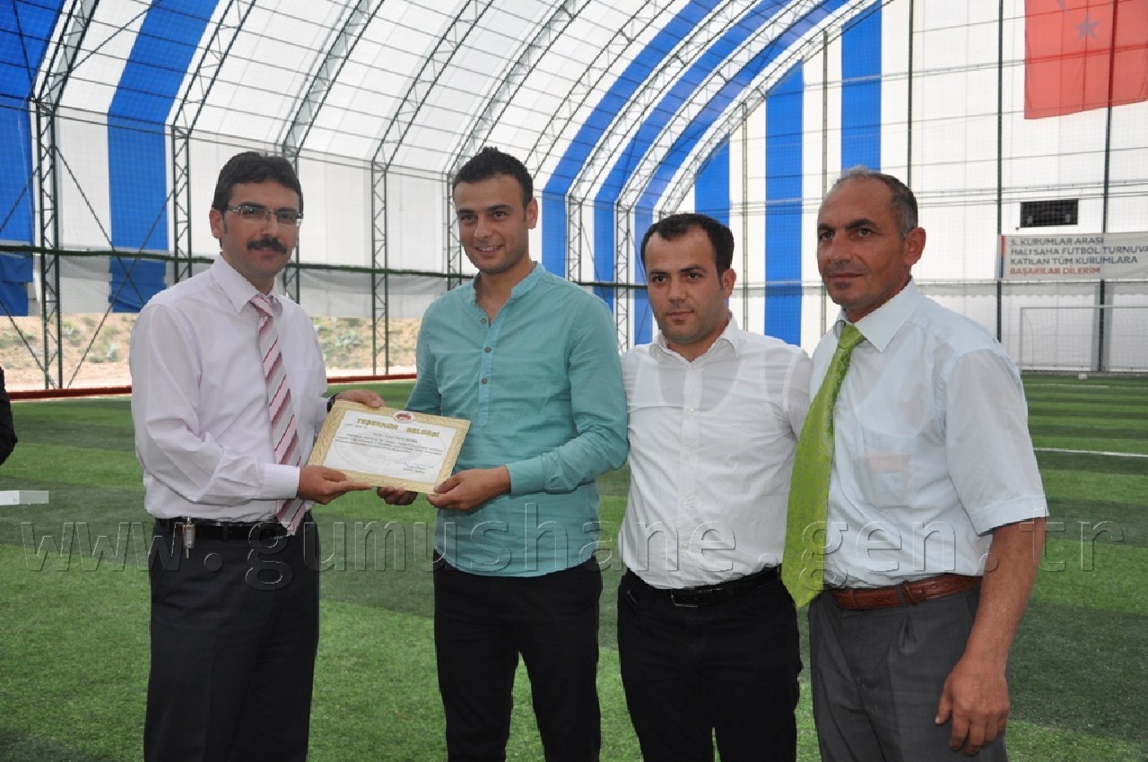 Halı Sahada Şampiyon: Milli Eğitim  14