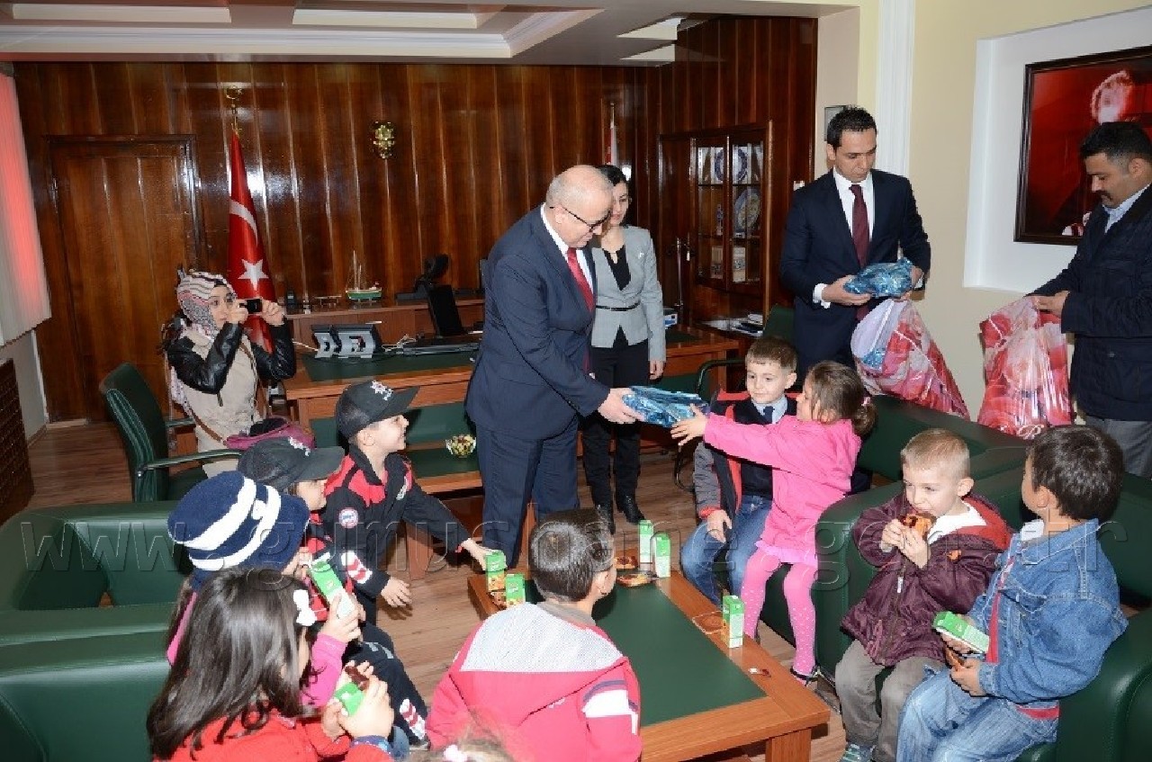 Minik Öğrencilerden İl Emniyet Müdürüne 10 Nisan Ziyareti 14