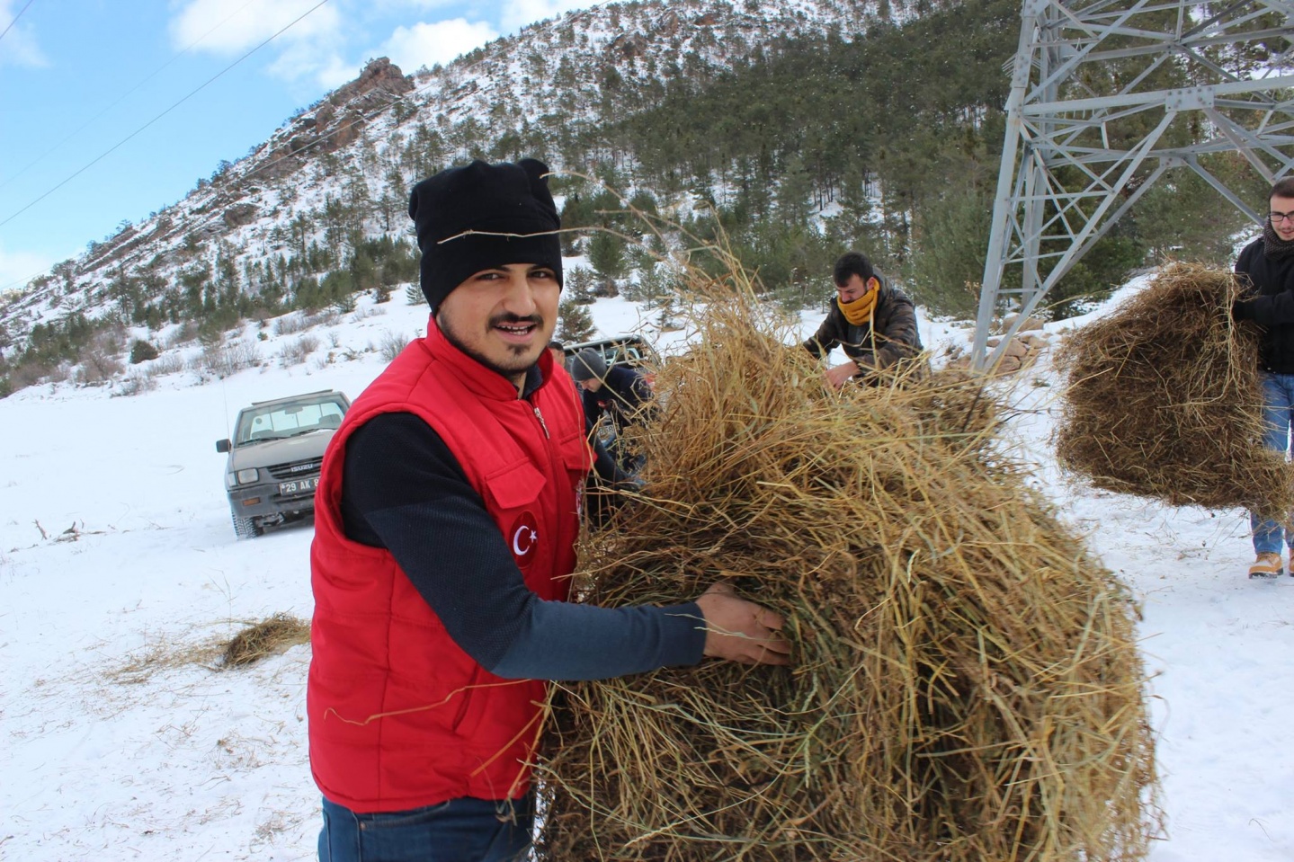Gençler yaban hayatını gözlemledi, yem bıraktı 6