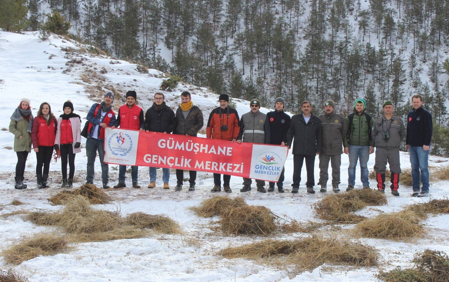 Gençler yaban hayatını gözlemledi, yem bıraktı 4
