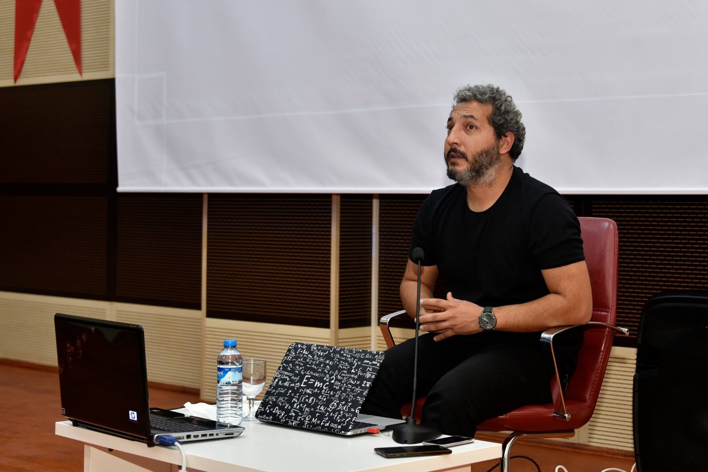 Özdel, tecrübelerini gençlere anlattı 7