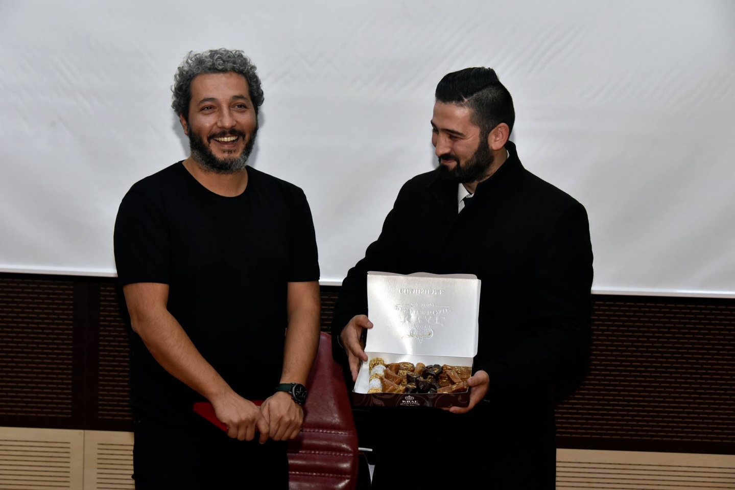 Özdel, tecrübelerini gençlere anlattı 11