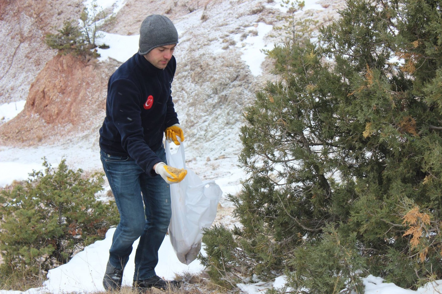 Gençler yaban hayatını gözlemledi, yem bıraktı 8