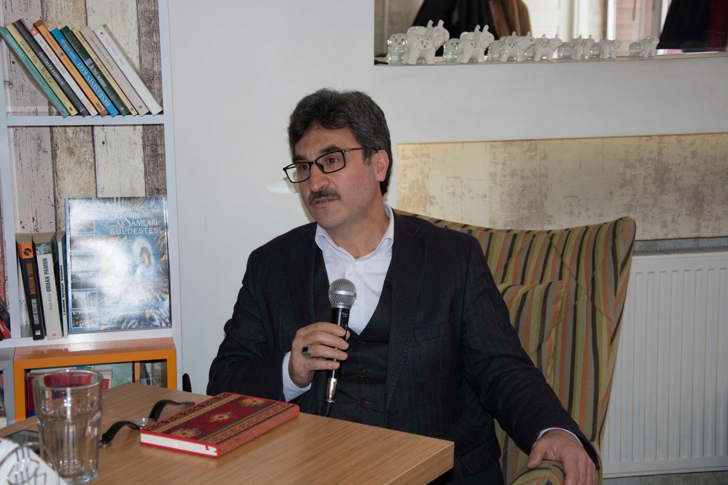 Alkan, Gümüşhaneli kitap sevdalılarıyla buluştu 4