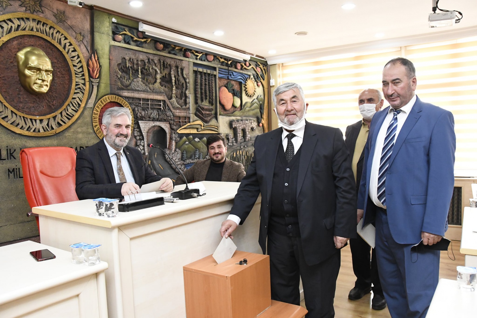 Erdoğdu oy birliğiyle güven tazeledi 5