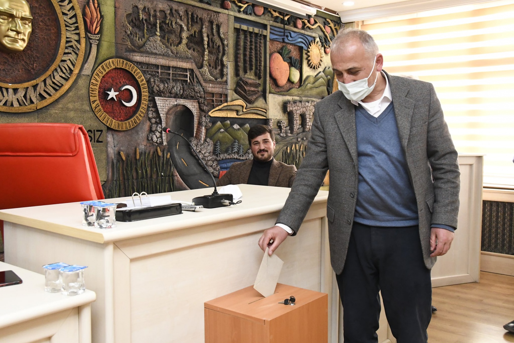 Erdoğdu oy birliğiyle güven tazeledi 12