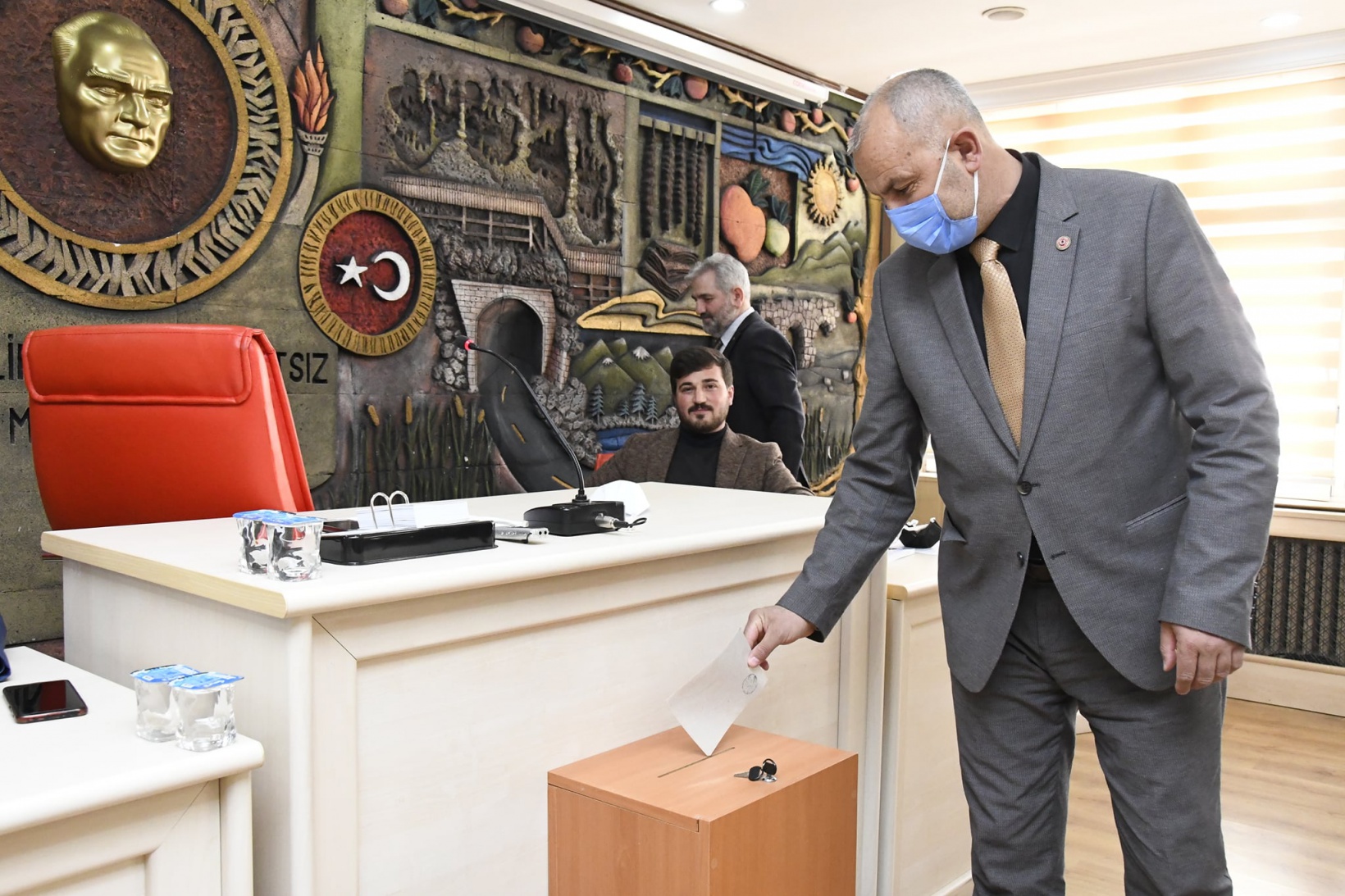 Erdoğdu oy birliğiyle güven tazeledi 6