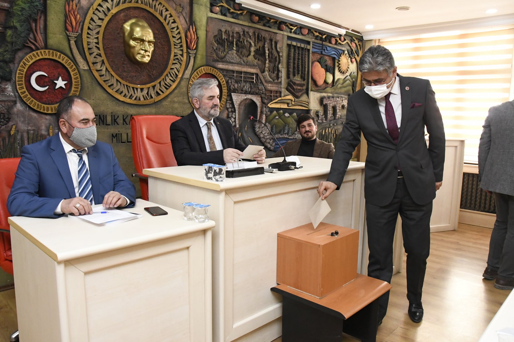 Erdoğdu oy birliğiyle güven tazeledi 14