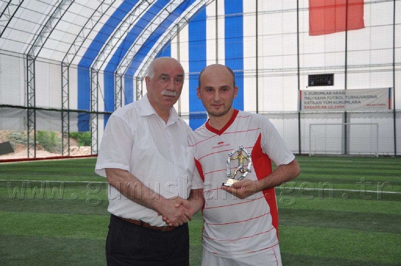 Halı Sahada Şampiyon: Milli Eğitim  16