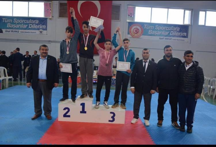 Okullar arası taekwondo müsabakaları Kelkit’te yapıldı 1