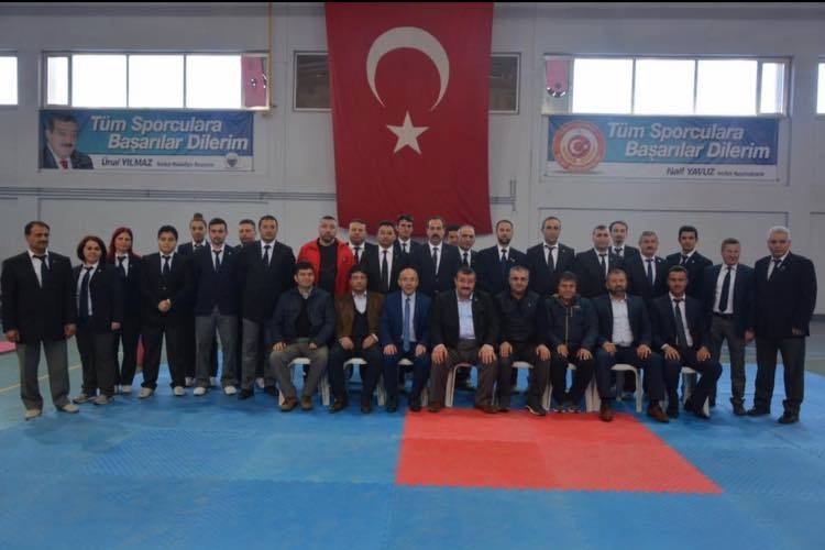 Okullar arası taekwondo müsabakaları Kelkit’te yapıldı 4