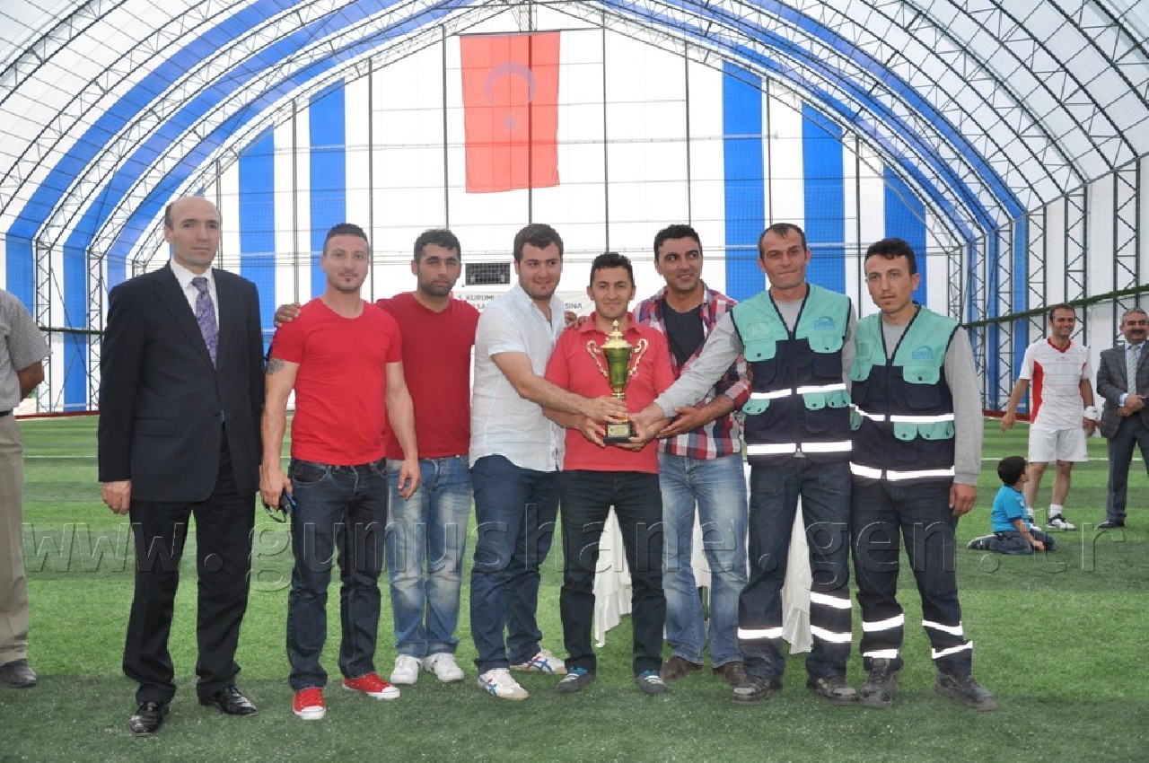 Halı Sahada Şampiyon: Milli Eğitim  17