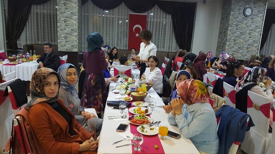 Sağlık-Sen Gümüşhane Kadın Kollarından Ebeler ve Hemşireler Günü Programı 4