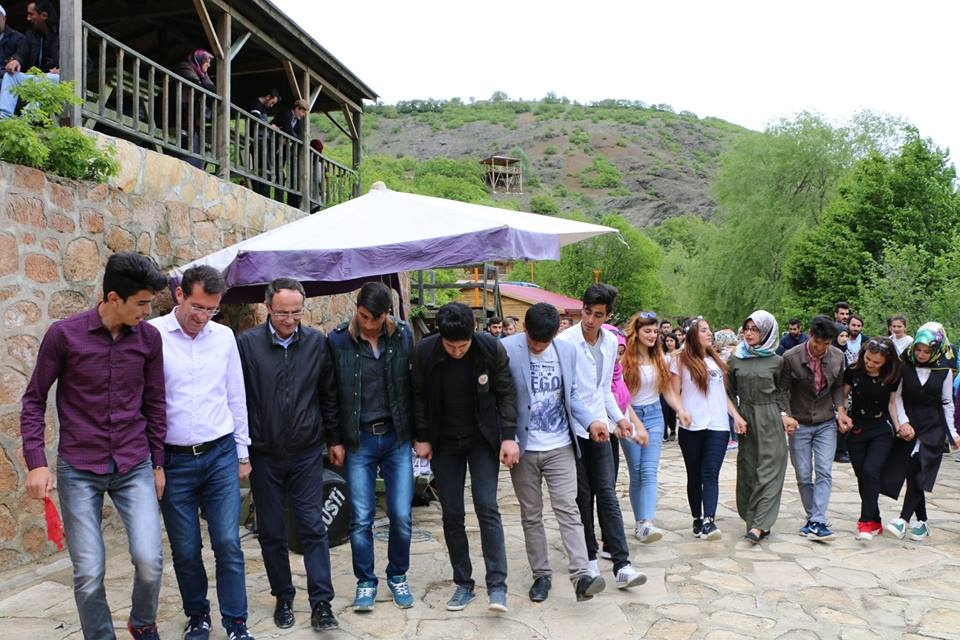 Üniversite öğrencileri önce Tomara sonra Limni Gölünde coştu 19