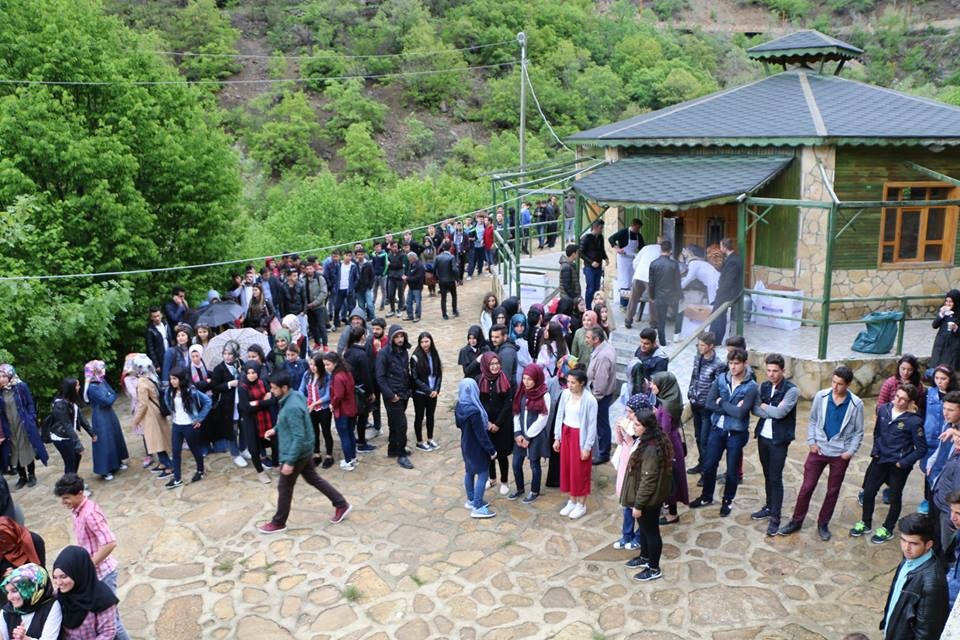 Üniversite öğrencileri önce Tomara sonra Limni Gölünde coştu 9