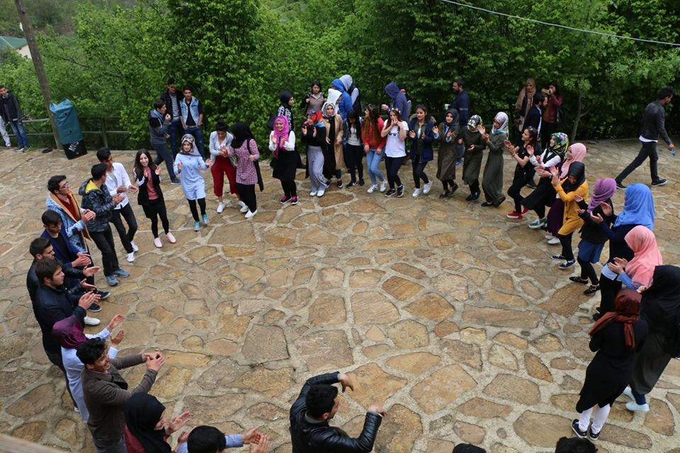 Üniversite öğrencileri önce Tomara sonra Limni Gölünde coştu 14