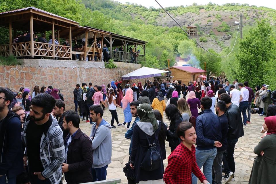 Üniversite öğrencileri önce Tomara sonra Limni Gölünde coştu 8