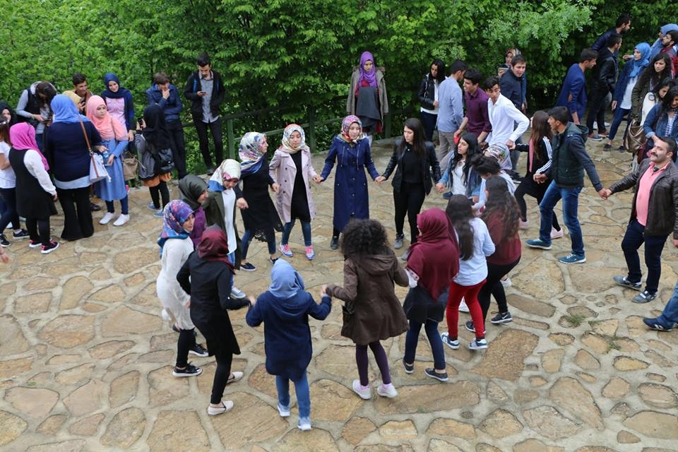 Üniversite öğrencileri önce Tomara sonra Limni Gölünde coştu 7