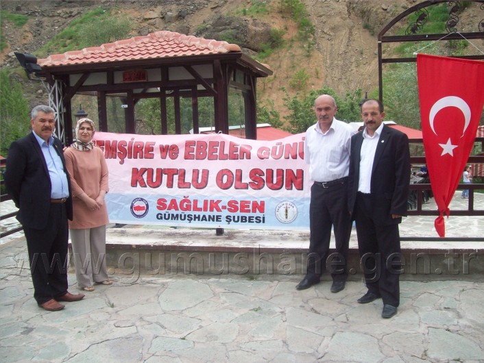 Sağlıkçılardan Üçü Bir Arada Kutlama 2