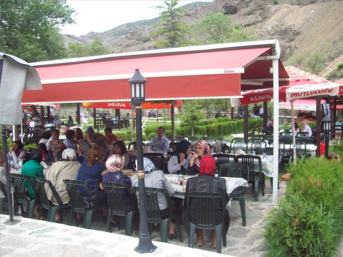 Sağlıkçılardan Üçü Bir Arada Kutlama 3