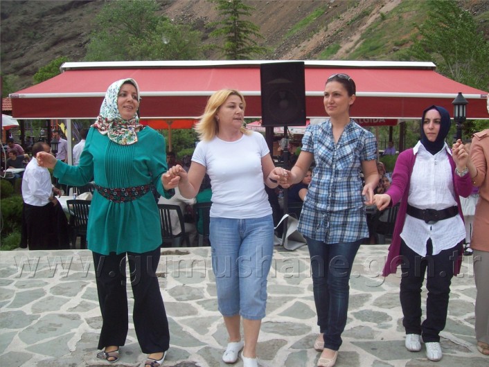 Sağlıkçılardan Üçü Bir Arada Kutlama 6