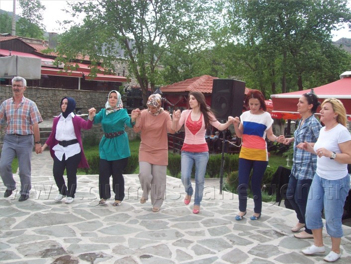 Sağlıkçılardan Üçü Bir Arada Kutlama 7