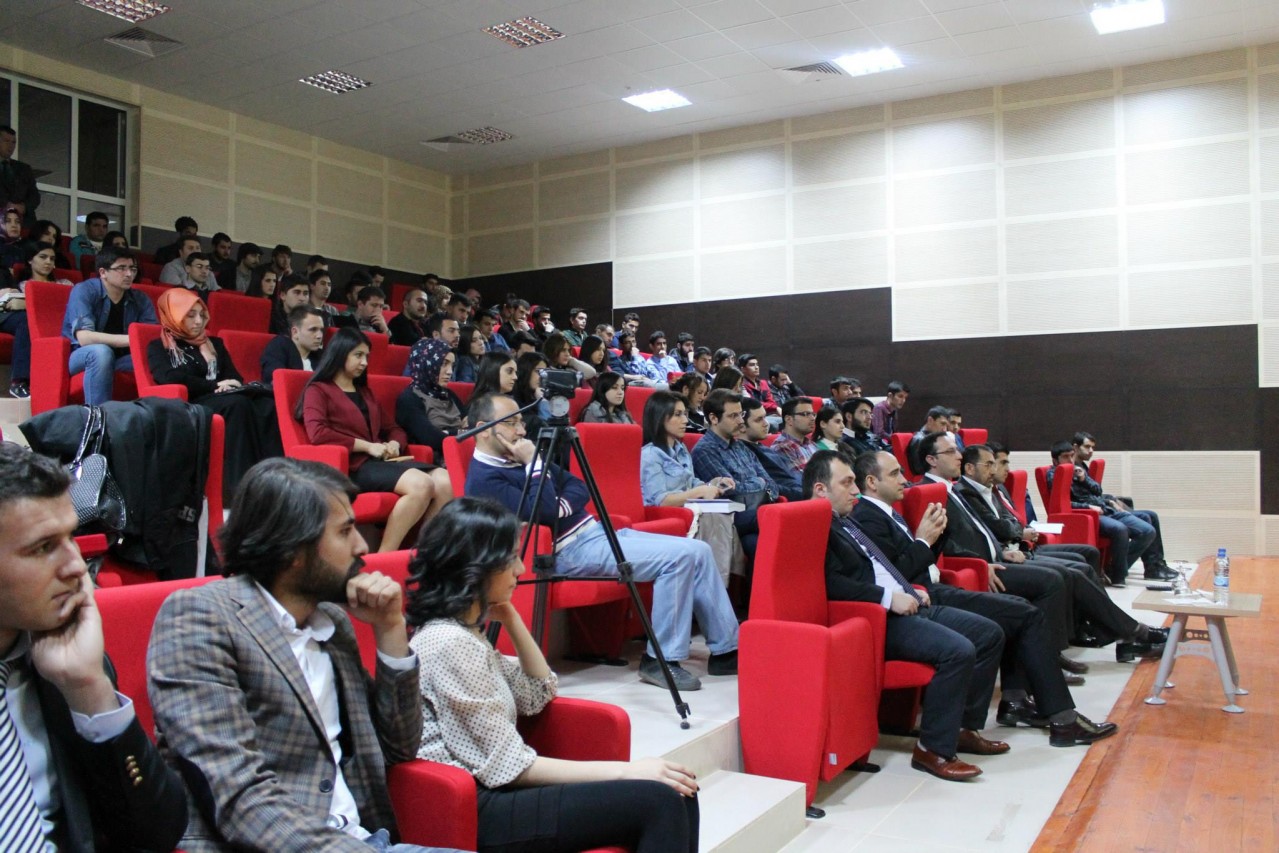 Kelkit Kaymakamı Gazel, Üniversite Öğrencilerine Konferans Verdi 4