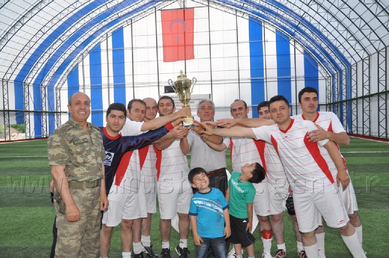 Halı Sahada Şampiyon: Milli Eğitim  19