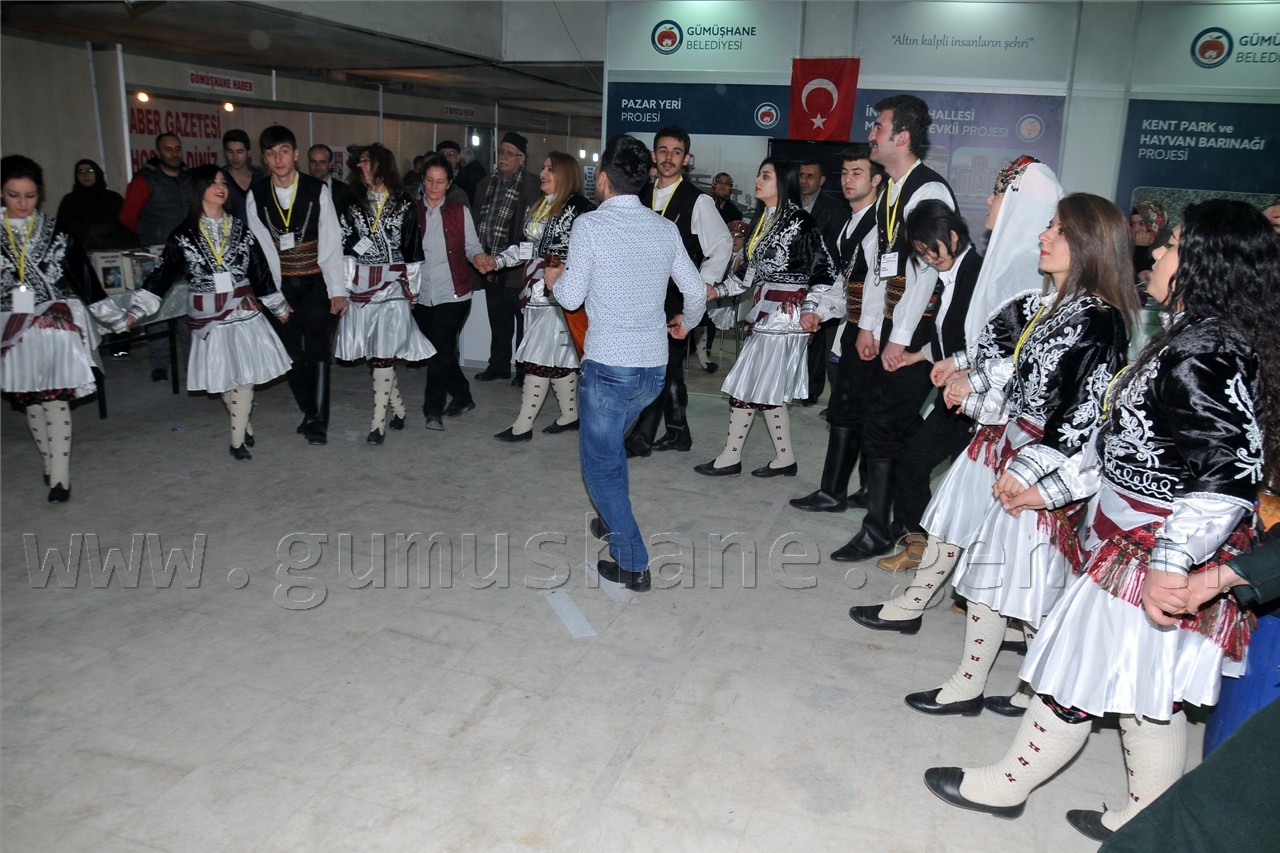 Gümüşhane Belediyesi standına ziyaretçi akını 1