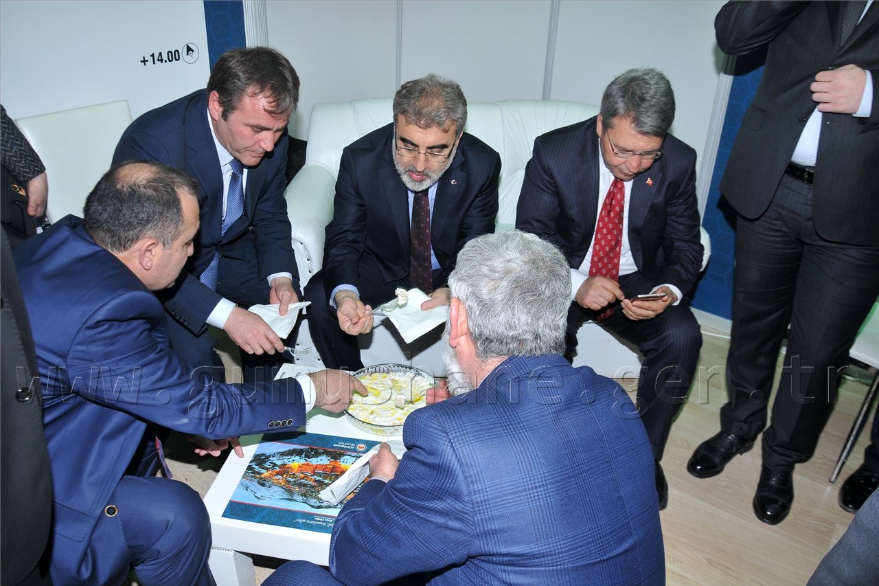 Gümüşhane Belediyesi standına ziyaretçi akını 4