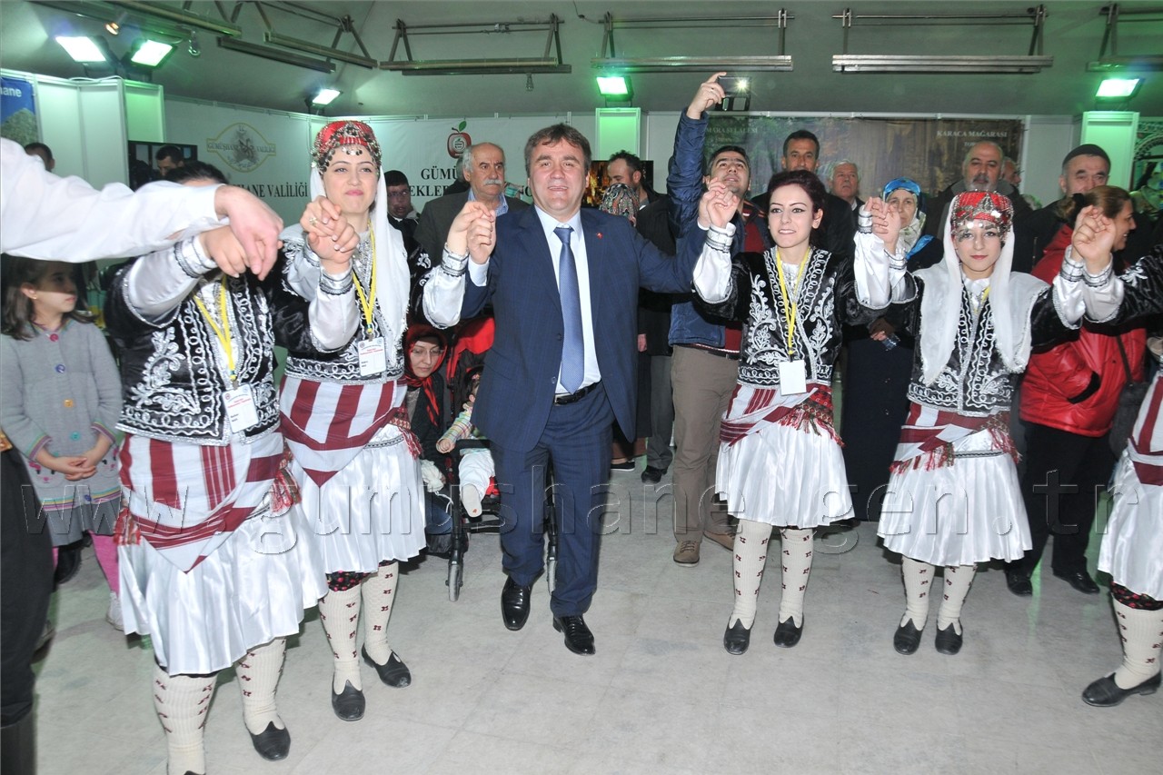 Gümüşhane Belediyesi standına ziyaretçi akını 7