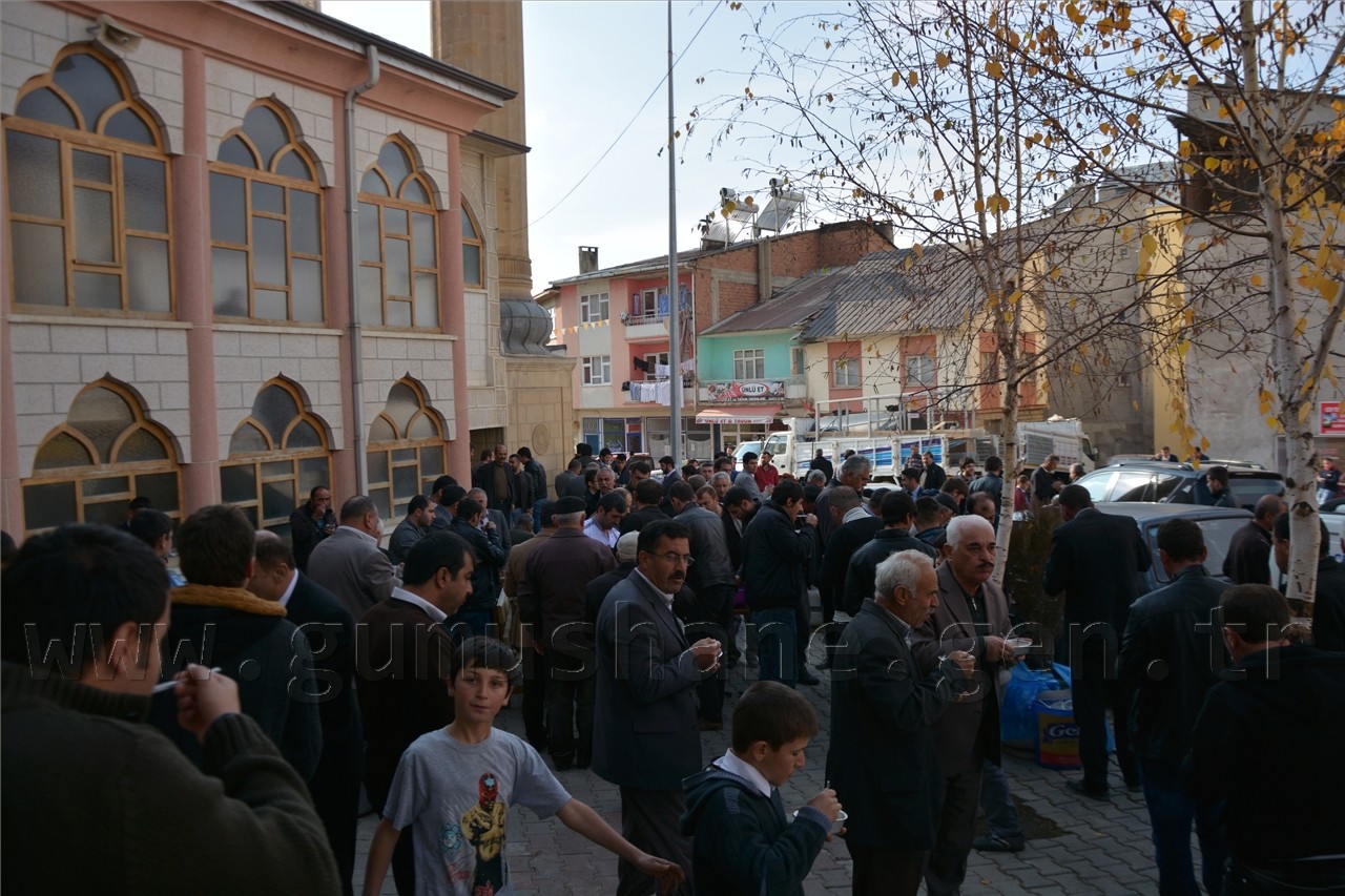 Şiran'da Bin 500 Kişiye Aşure Dağıtıldı 1