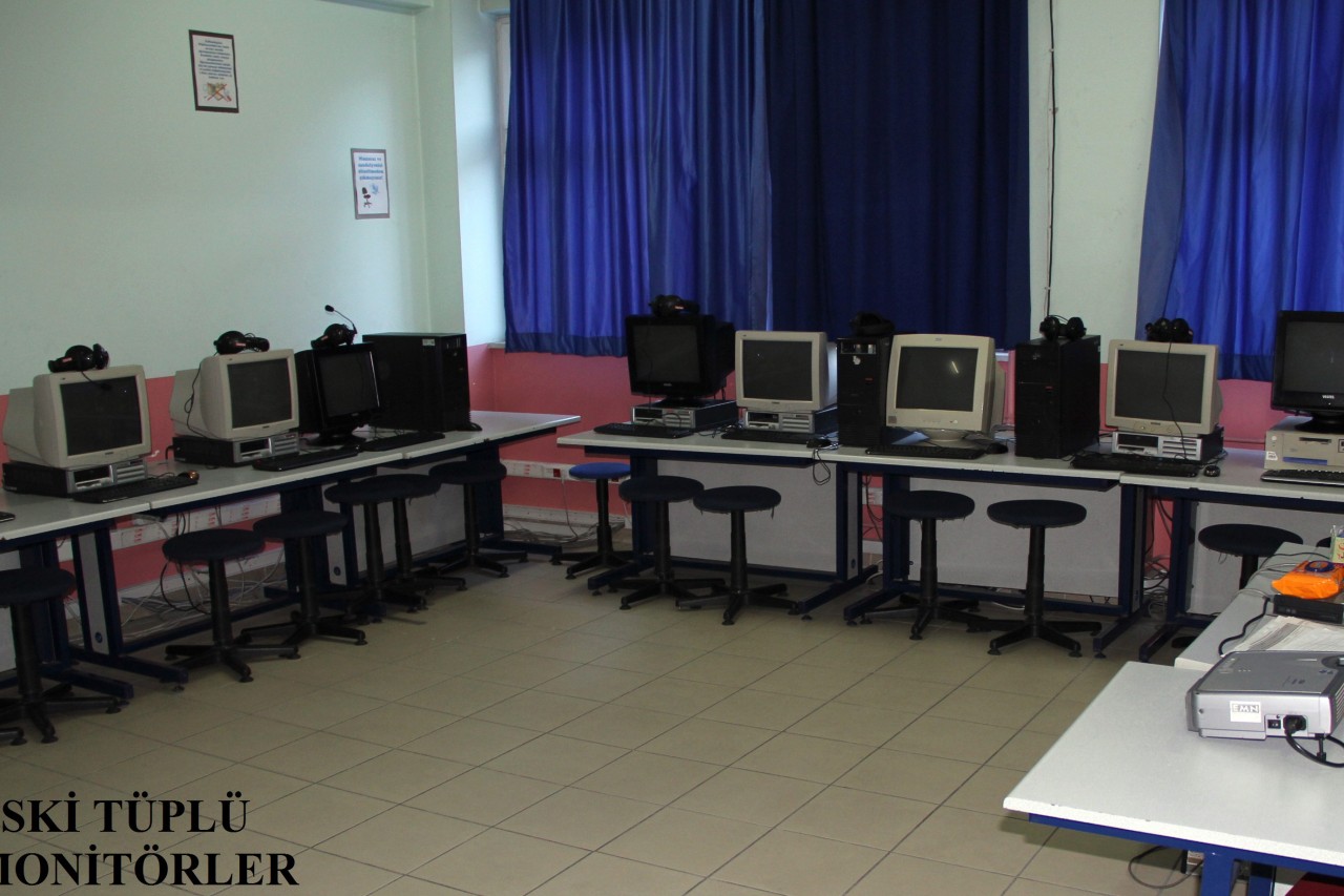 Emniyet Müdürlüğünden monitör desteği 1