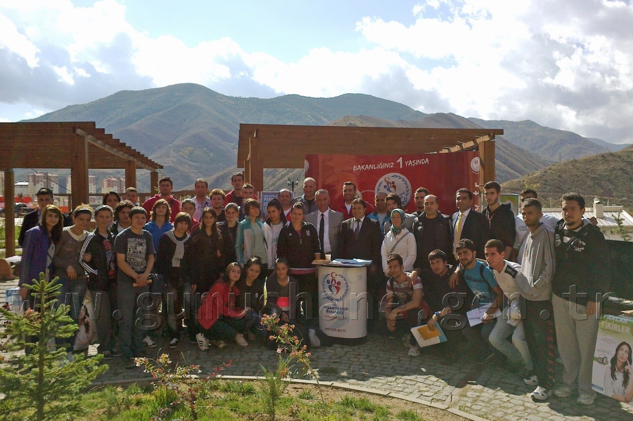 Gençler İçin 'Genç Beyinler Parlak Fikirler' Yarışması 1