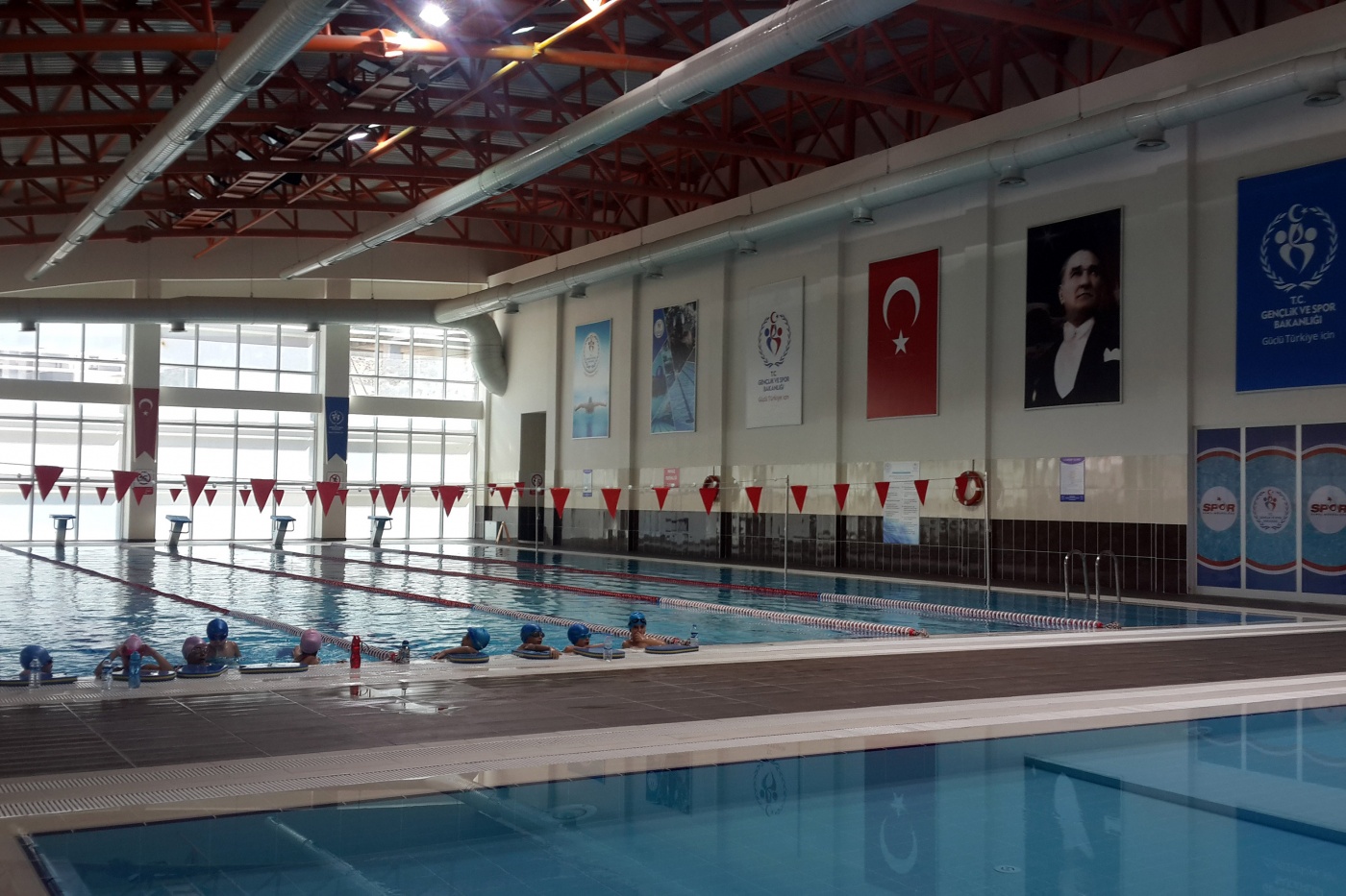 Gümüşhaneli yüzmeyi sevdi 4