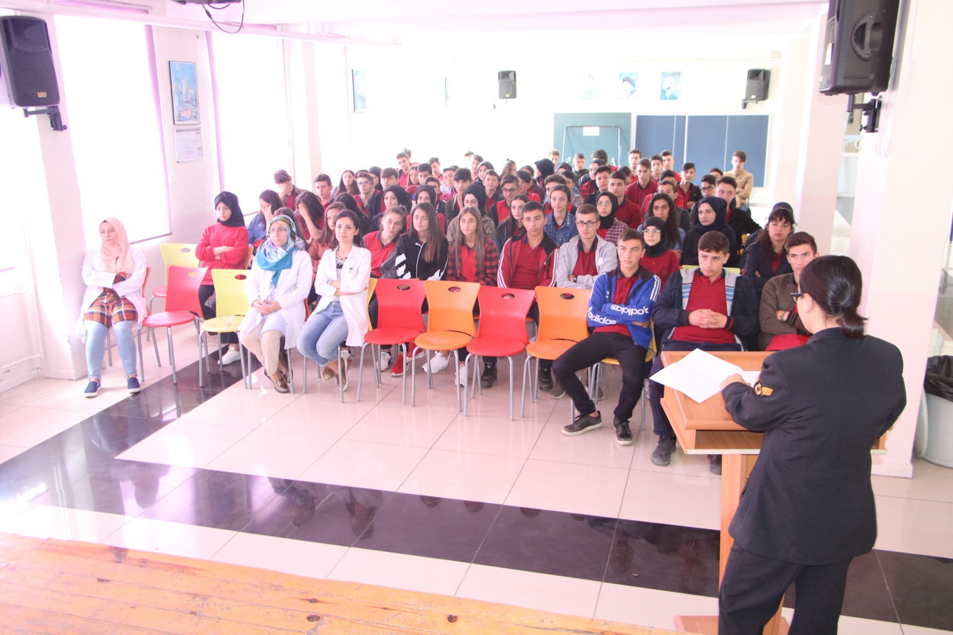 Jandarma 990 lise öğrencisine şehitlik ve gazilik bilincini anlattı 4