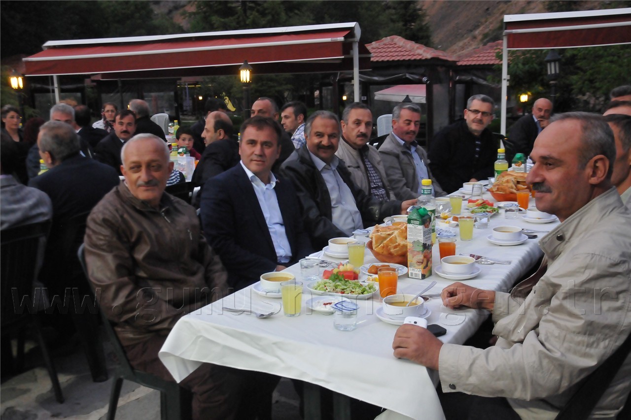 Başkan Çimen, muhtar ve STK'larla iftarda buluştu 4