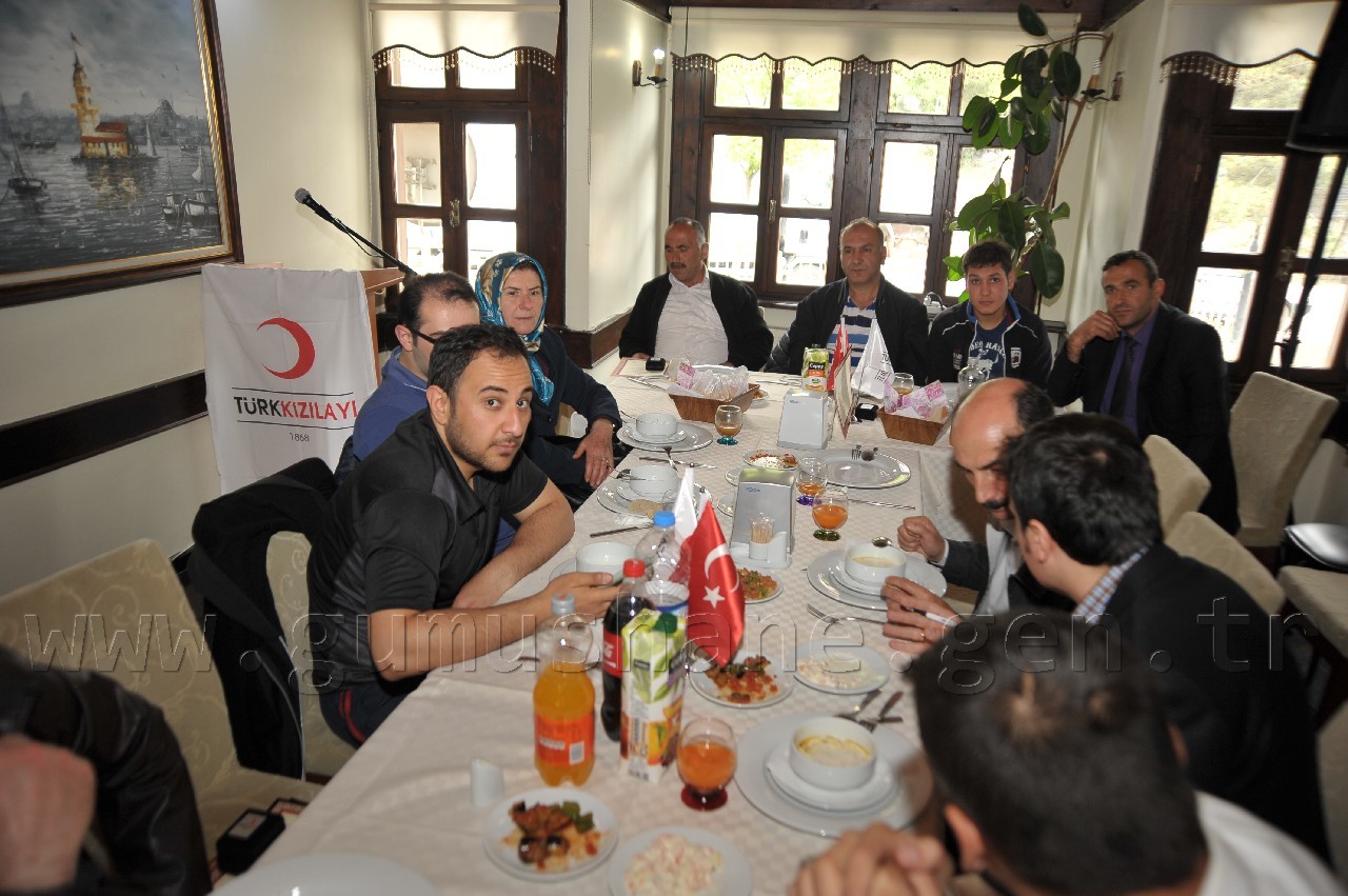 Kızılay'dan Düzenli Kan Bağışlayanlara Madalya 11