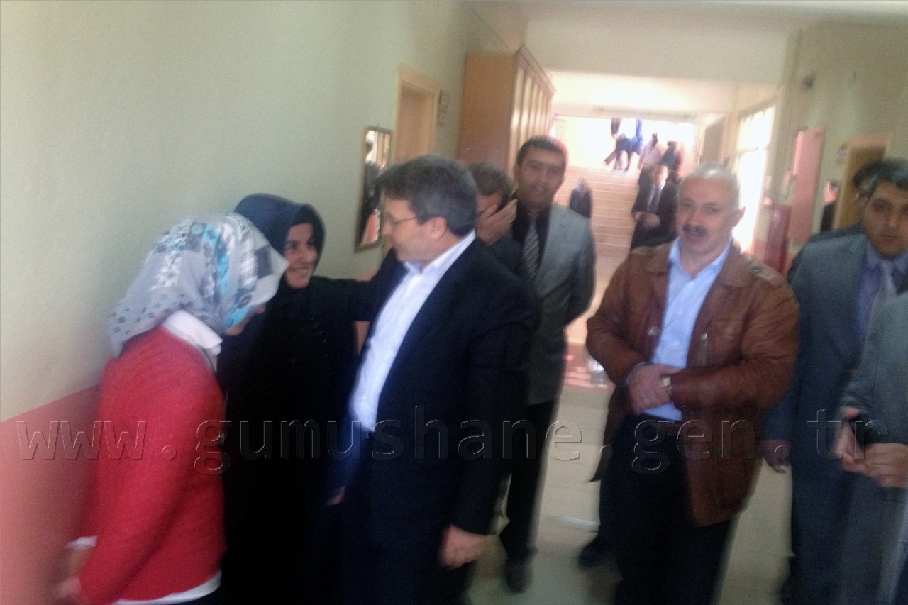 Üstün, Kelkit'te Belediye Başkanlarıyla Toplantı Yaptı 1