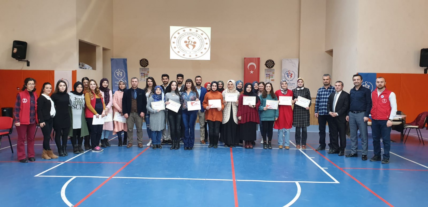 Gençler bilgi yarışmasında ter döktü 4