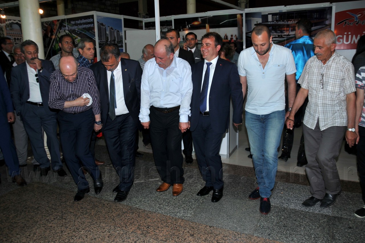 Feshane’de Gümüşhane Belediyesi Halk oyunları ekibi yoğun ilgi gördü 4