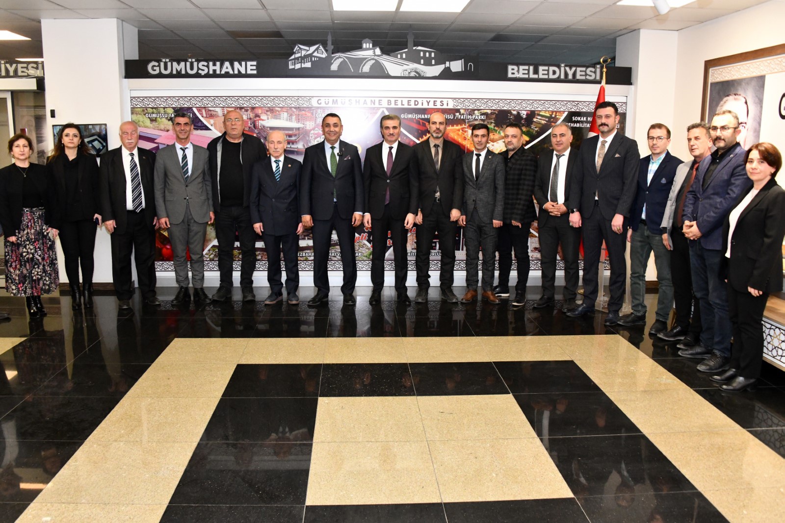 Vali Baruş Gümüşhane Belediye’sini ziyaret etti 12