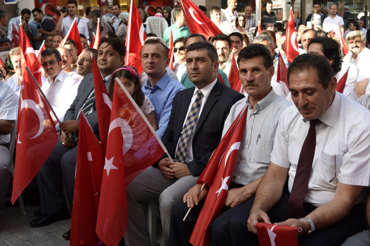 Gümüşhane’de sağlık ve sosyal hizmet çalışanlarından darbe tepkisi 19